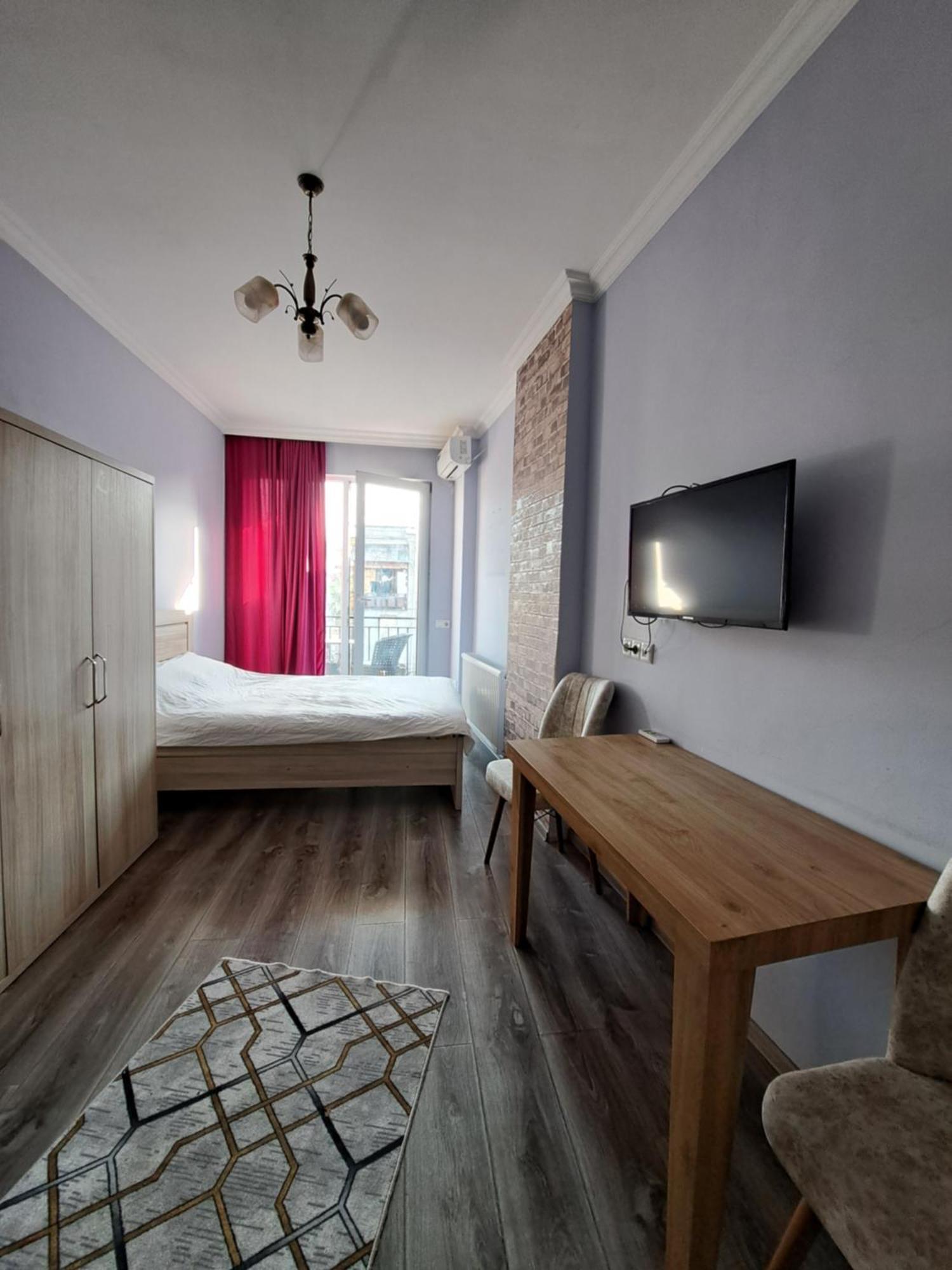 Karvi Hostel & Suites Batumi Exterior photo