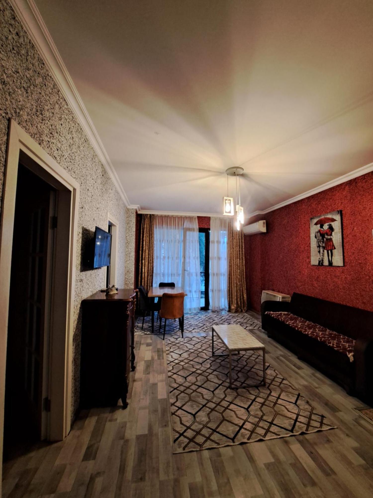 Karvi Hostel & Suites Batumi Exterior photo
