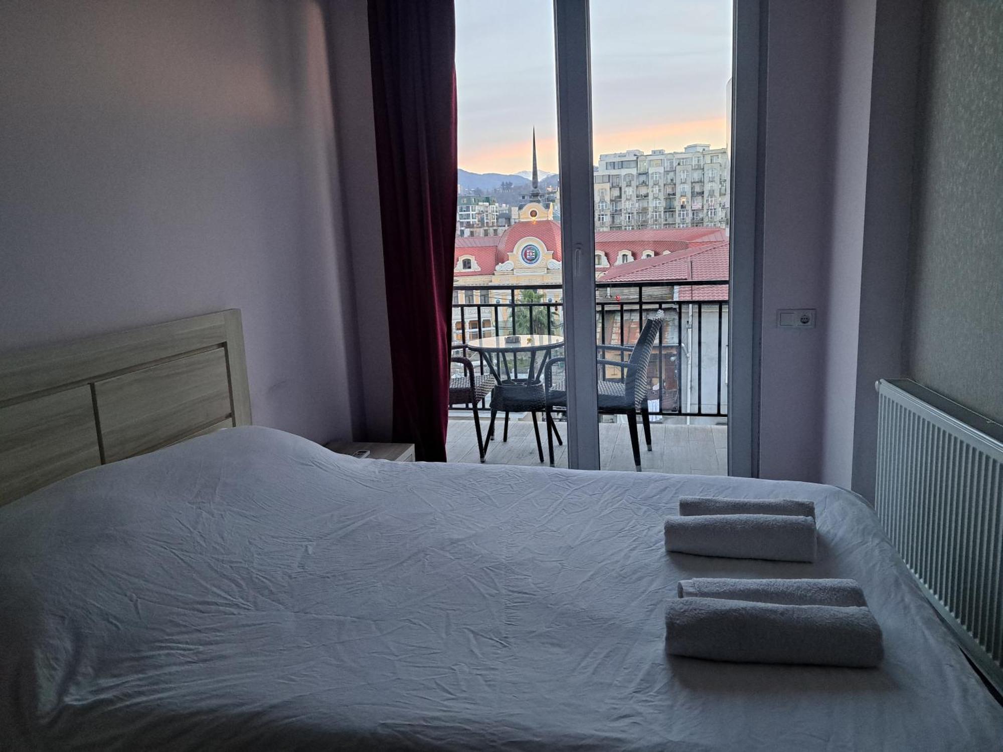 Karvi Hostel & Suites Batumi Exterior photo